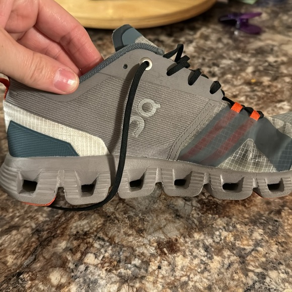 On Running Cloud X Shift Running Shoes women’s. Barely used. - Picture 3 of 4